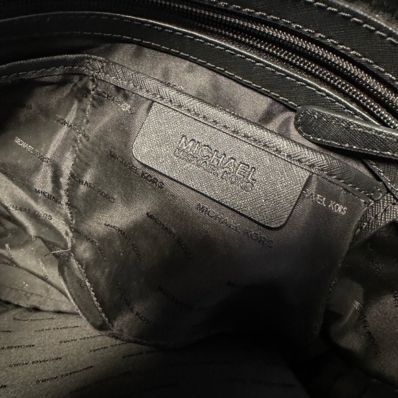 EUC Michael Kors Tote Bag with Gold Tone Hardware - Picture 4 of 6